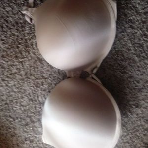 Victoria secret 38C bra